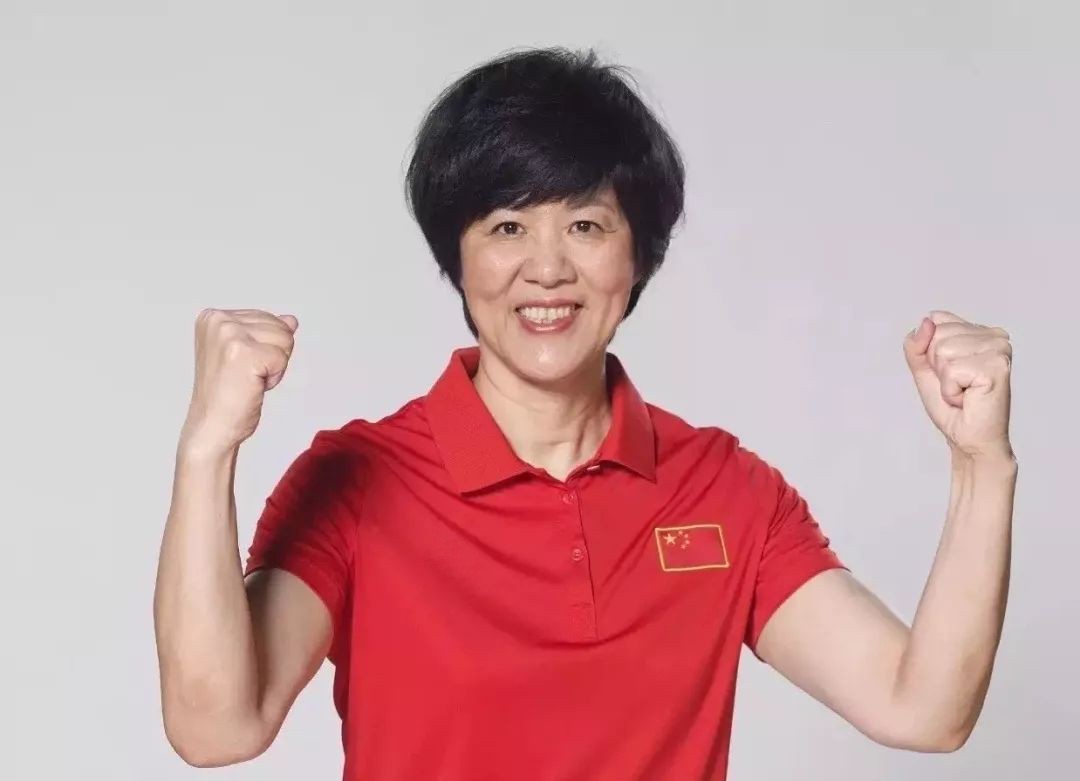 现实中的郎平和夺冠中的郎平,郎平为什么被称为传奇人物