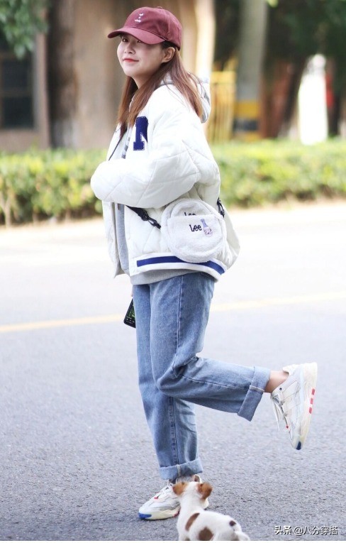 黑色羽绒服如何穿搭既时尚又减龄,天冷了不要再穿去年的旧衣服了