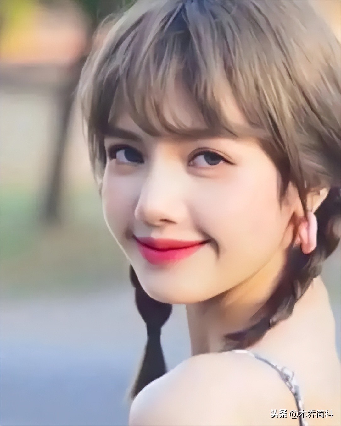 lisa官宣参加疯马秀是什么时候,lisa官宣跳疯马舞