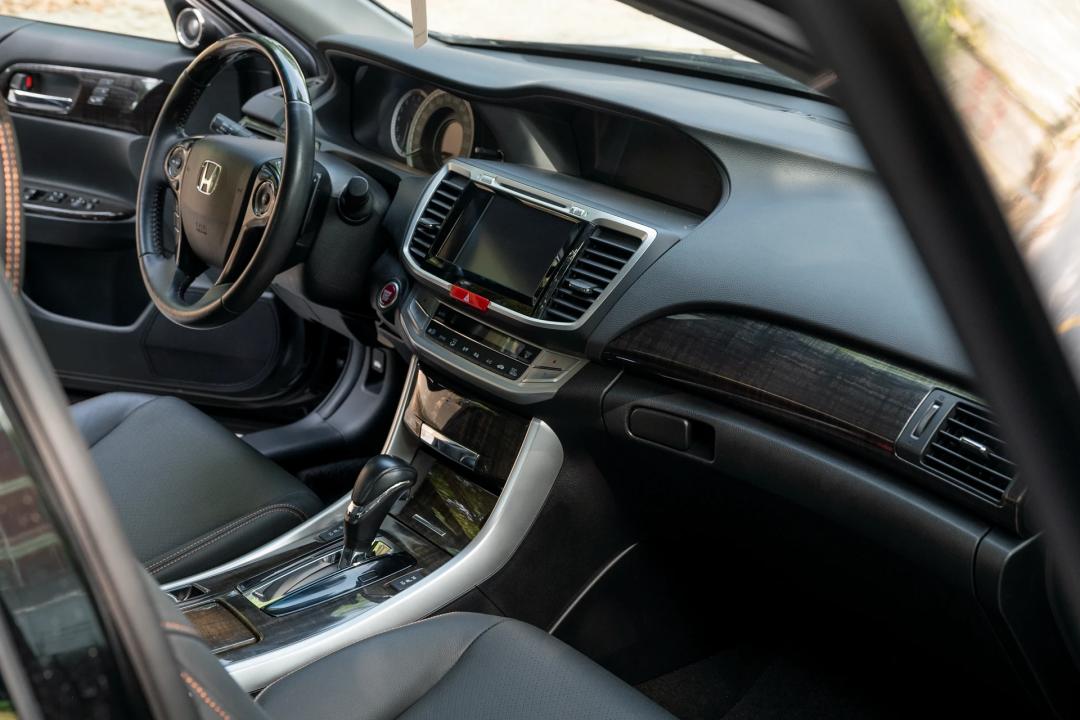 雅阁3.5v6发动机测评,本田雅阁3.0v6试驾