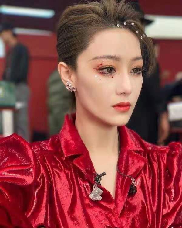 张柏芝的赘肉,张柏芝穿修身衣服