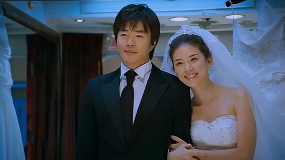 长了一张干净贵气又有书卷气的脸,长得风流倜傥情史干净的男明星