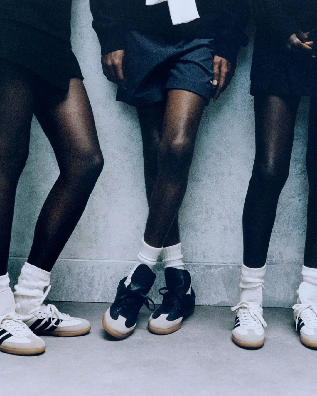 adidas重新发售yeezy (adidas yeezy积压库存超5亿美元)