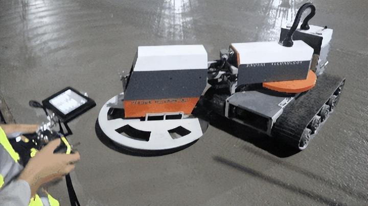 大连梭鱼湾足球场建设时间,大连梭鱼湾足球场建设结构和设计