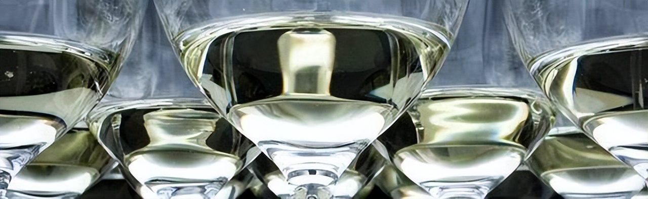 2019年茅台王子经典酱香价格表,茅台王子1999和经典酱香哪个好