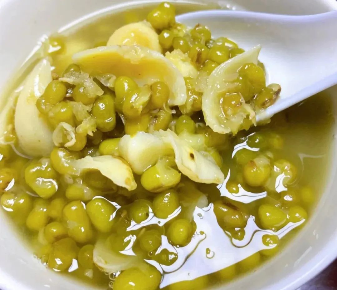 中年人想长寿常吃三种食物,老年人适合的清肺润肺食物