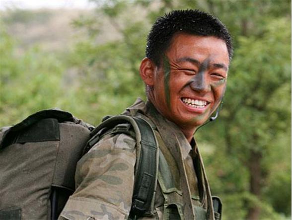 王宝强草根逆袭之路视频,王宝强从草根配角到影帝成功逆袭