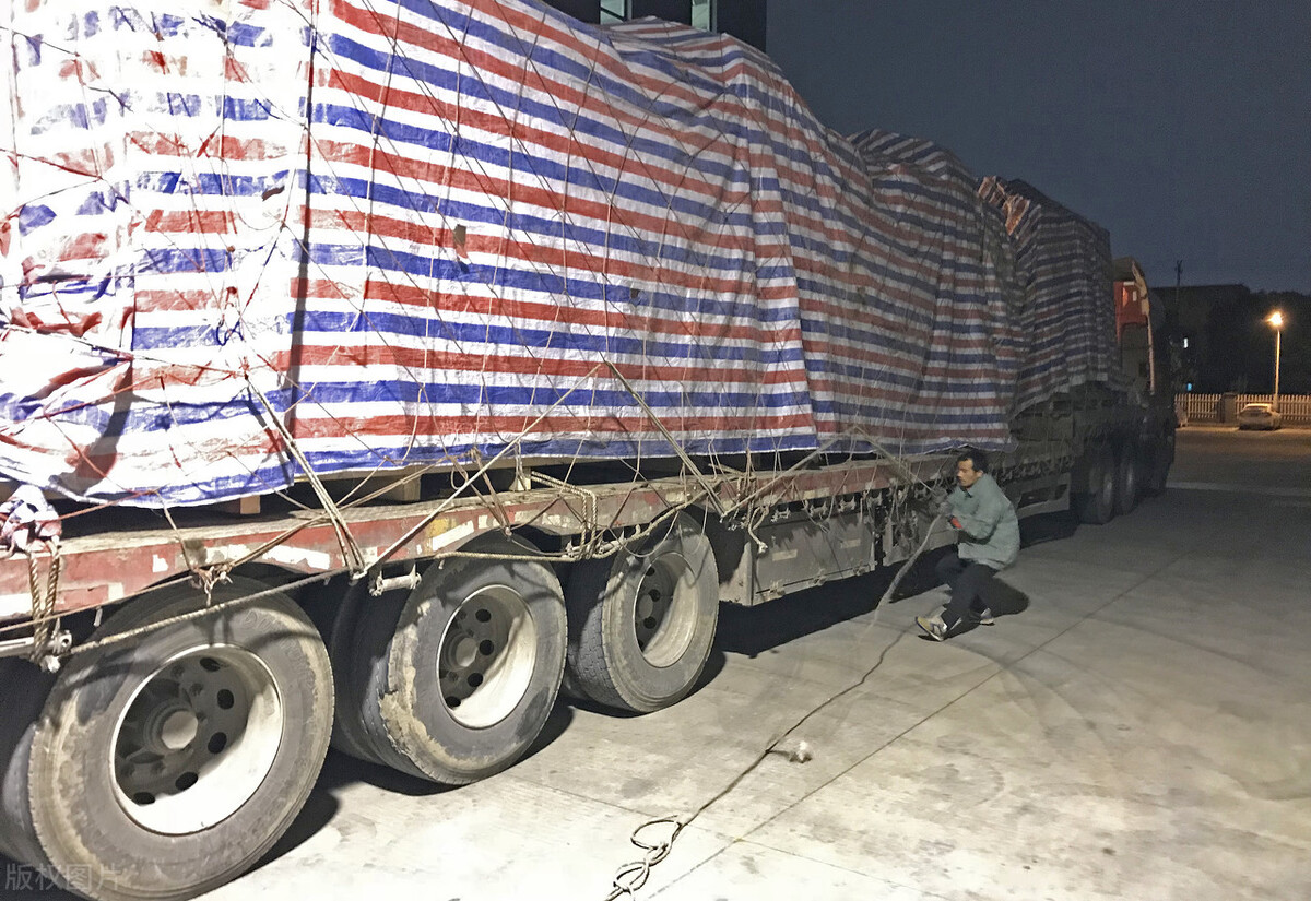 孟凯的沉浮史：从餐饮首富到海外躲债，揭秘湘鄂情巨亏5.6亿背后