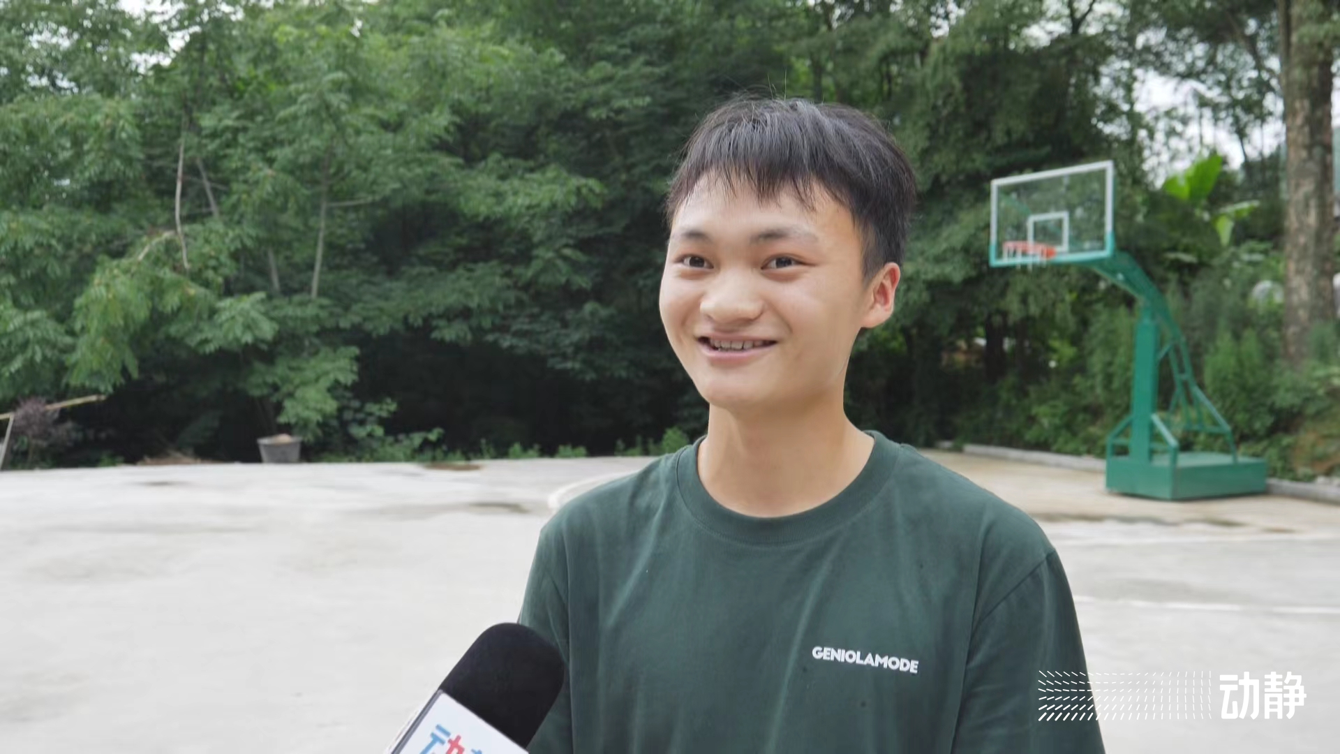 岑万江贵马逆袭片段,岑万江贵阳马拉松夺冠