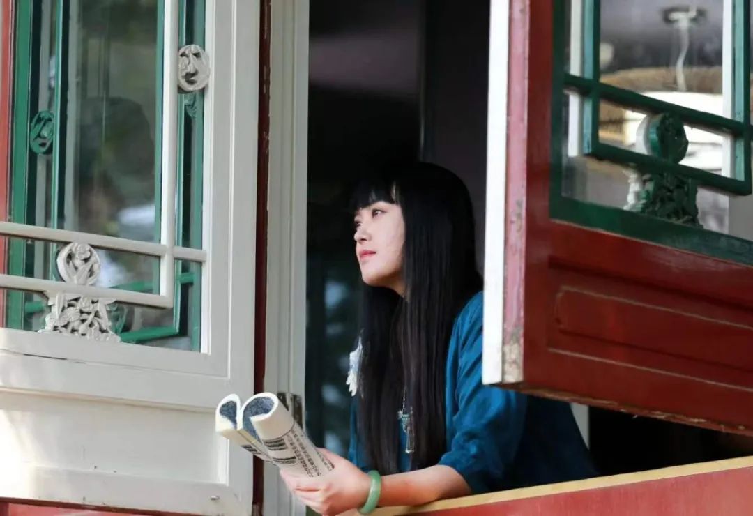 叶嘉莹吟诵纳兰词视频,叶嘉莹诵读纳兰词是啥样的