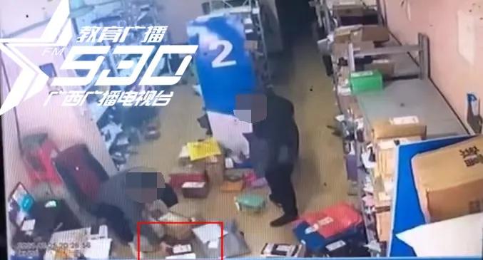 女子价值万元快递失踪,价值1万元快递包裹丢失