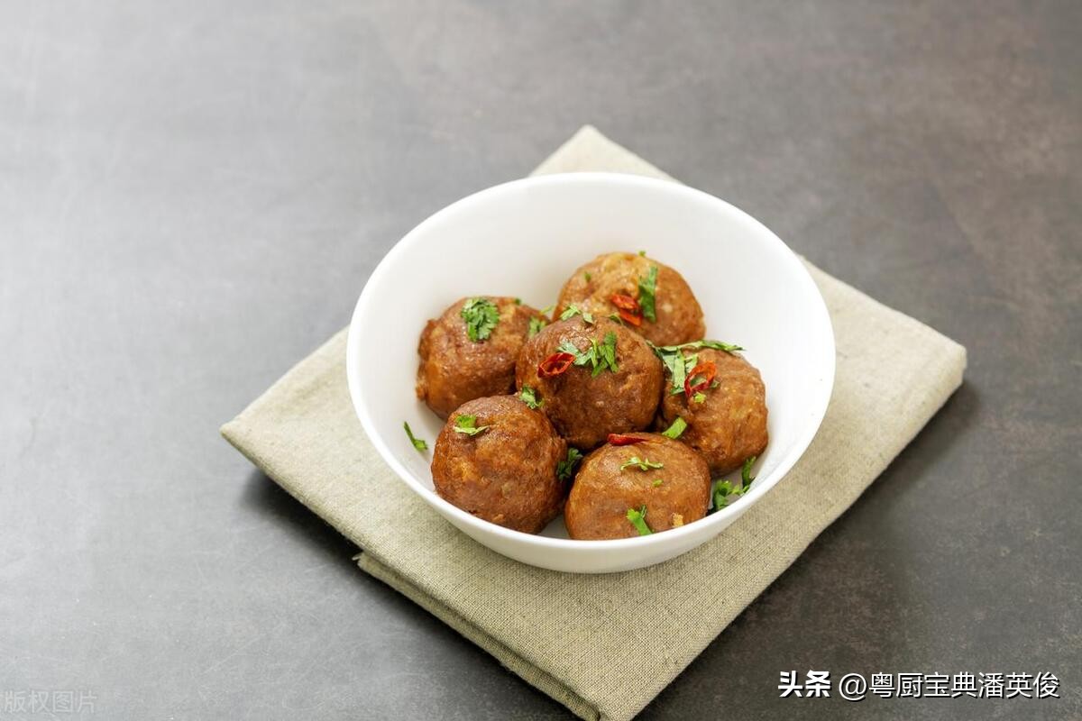 烹调技法：江浙名馔，狮子头的制作秘技