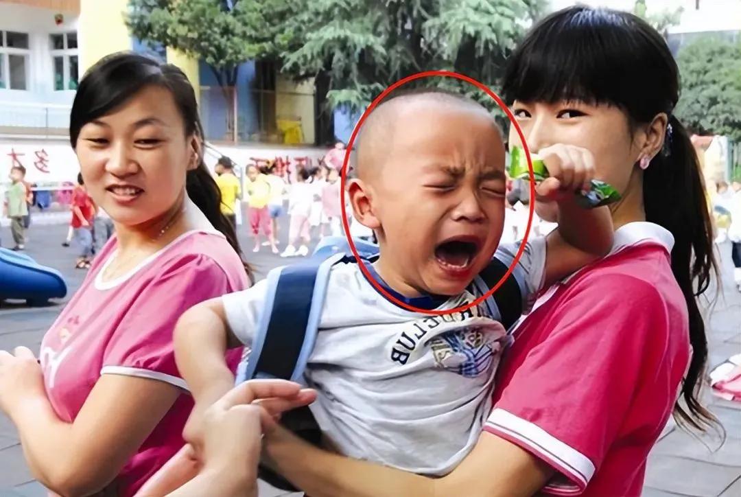 刚入园的宝宝哭怎么解决,宝宝上幼儿园哭得撕心裂肺怎么办