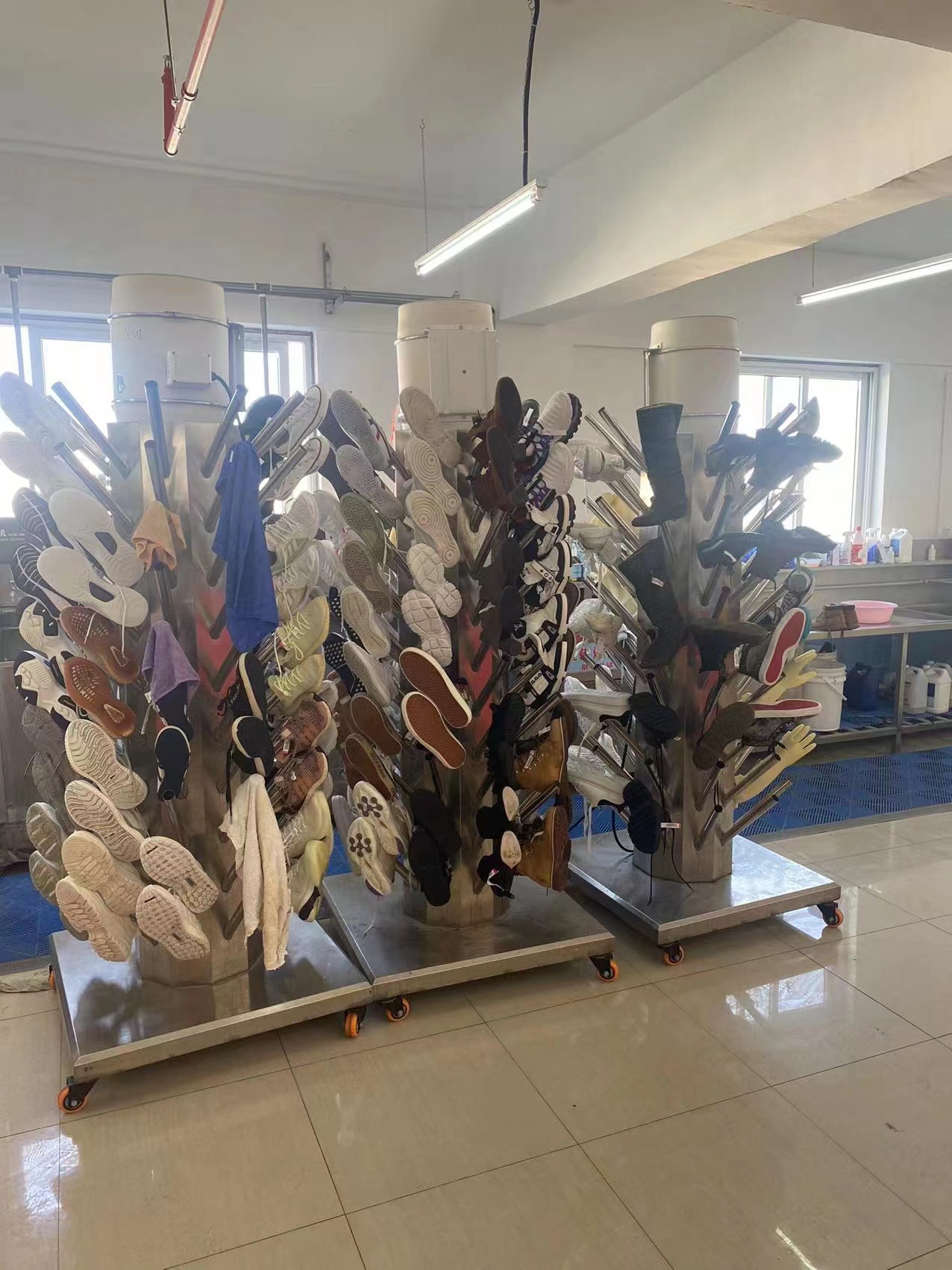 开洗鞋店三年赚1000万,挑战开一家洗鞋店一年赚30万