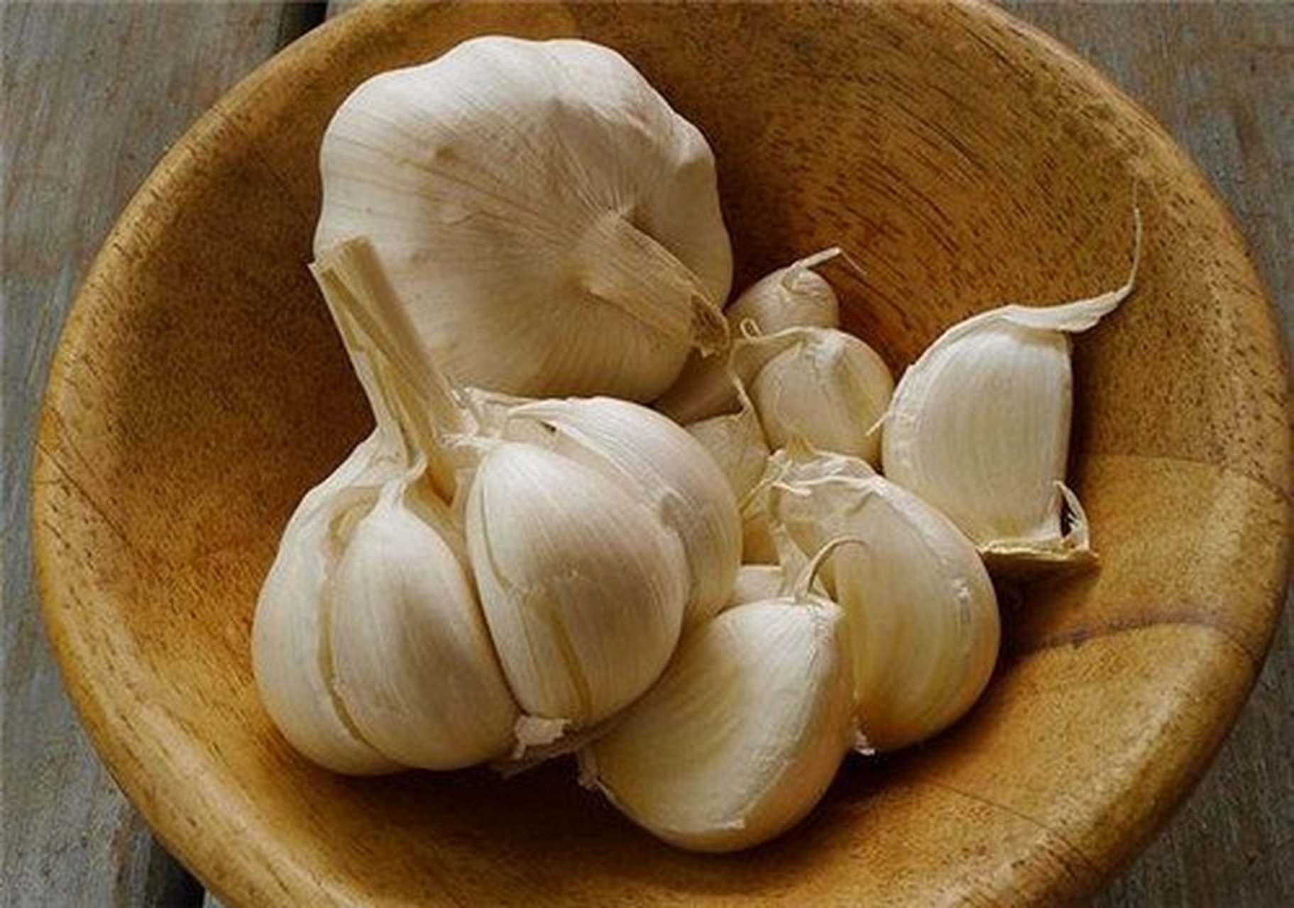 大蒜吃多了对肝有害吗,吃过量大蒜的副作用
