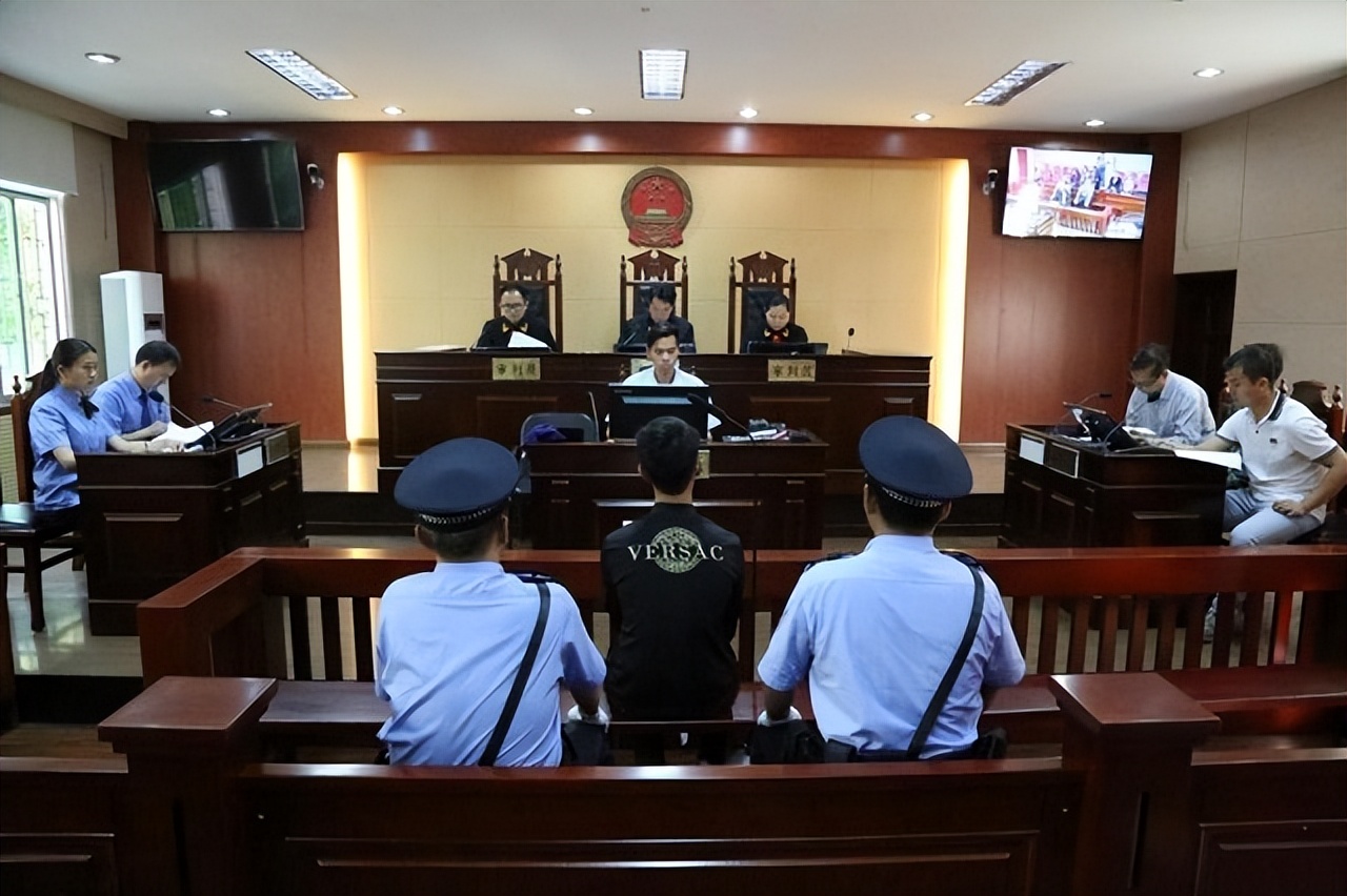 疯狂敛财700亿，在缅北组建私人武装，这个高中生有多狠？