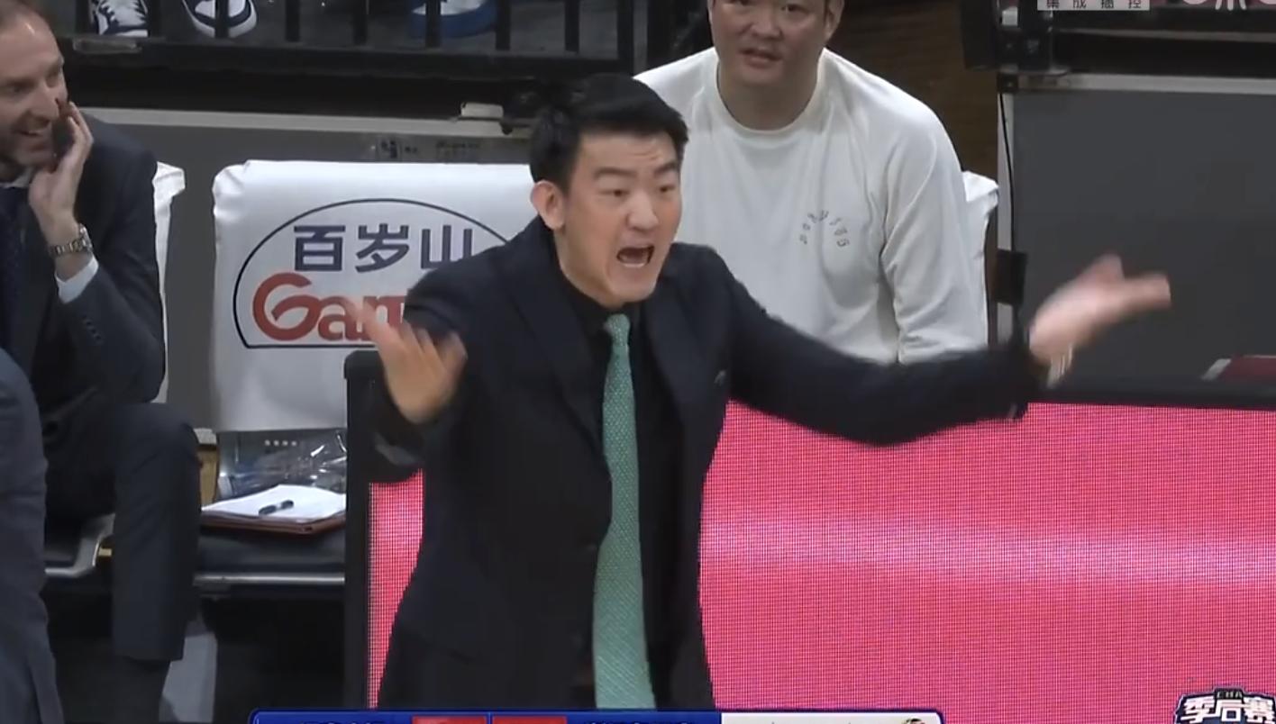 赵继伟辽篮对话视频,辽宁男篮赵继伟张镇麟连线