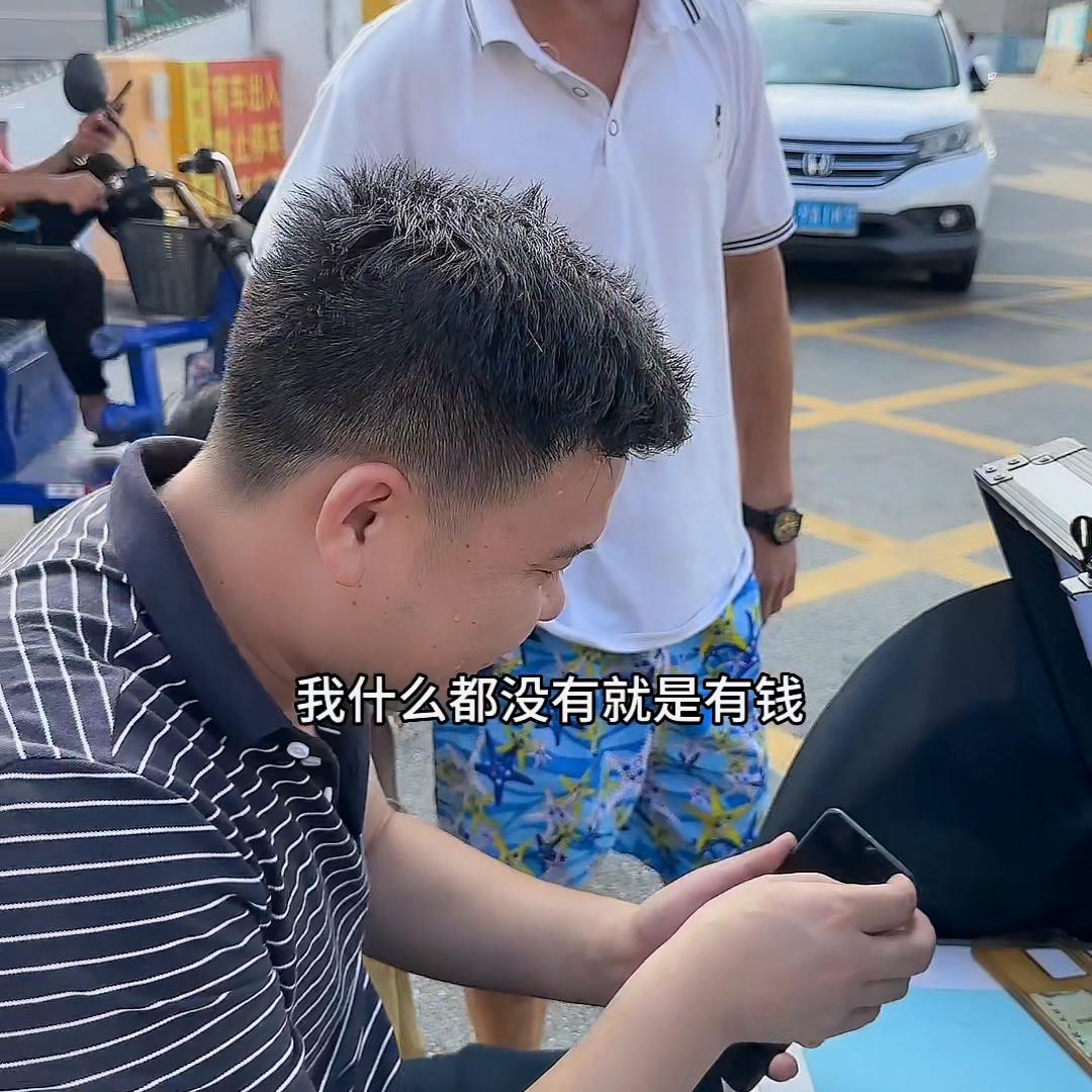 现在摆地摊贴膜赚钱吗,摆摊贴膜一晚能赚多少