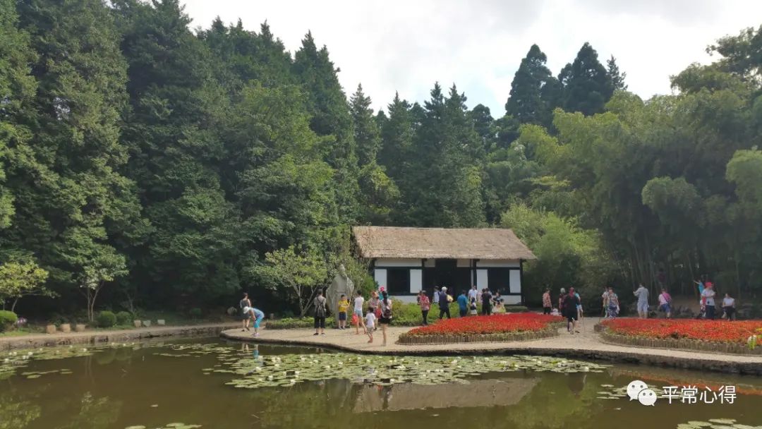 庐山的著名建筑有哪些,庐山是一座历史文化名山