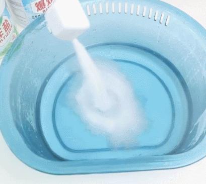 衣服上溅上油渍用什么洗,衣服上溅上油怎么洗