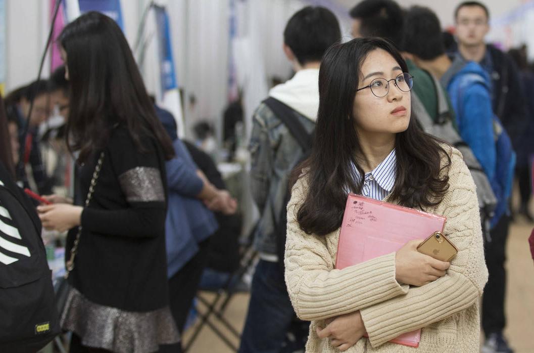 辞去了6000多的工作，就只能找到3000多的，大学生的出路在哪里？