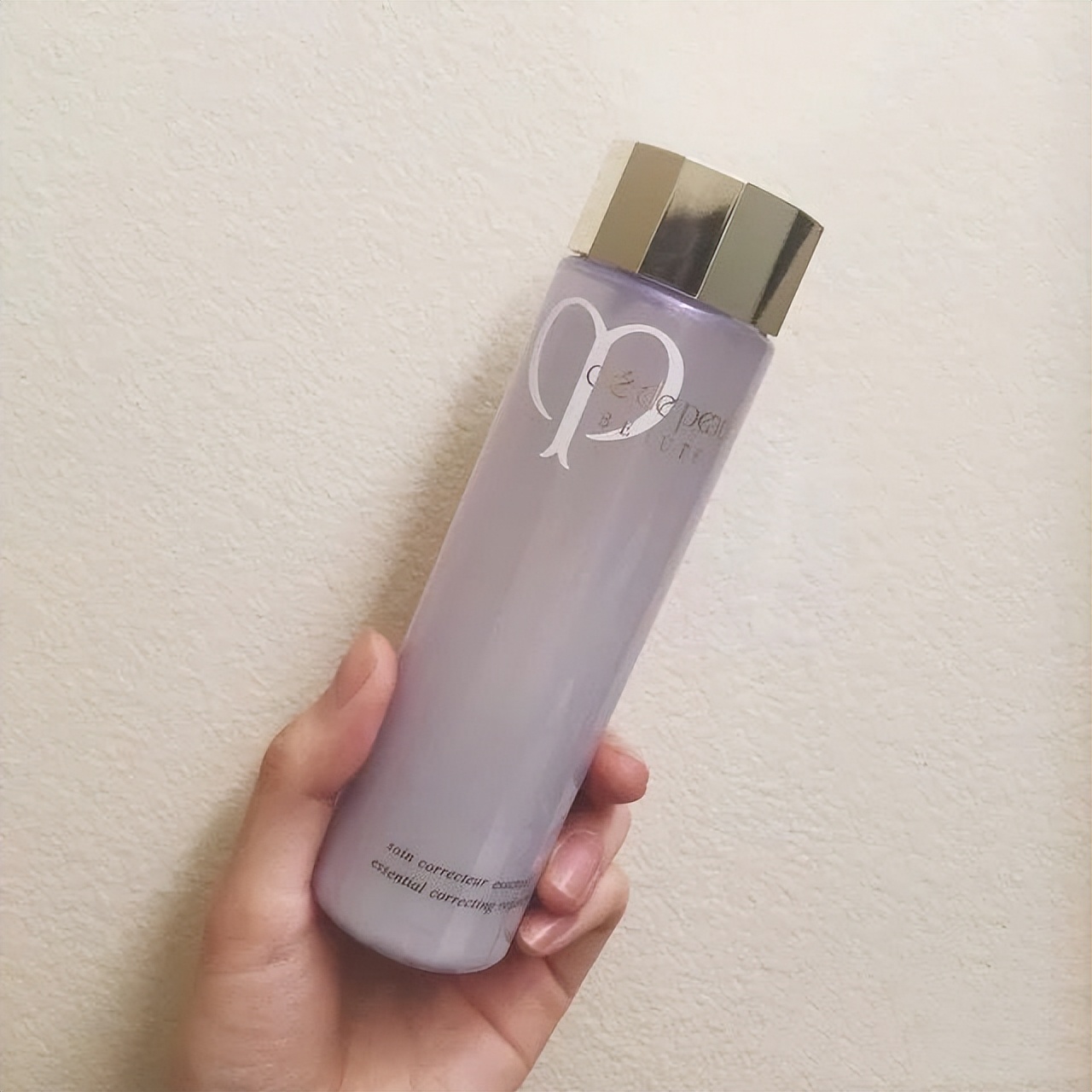 油皮护肤是用精华还是面霜还是乳,学生党整套护肤品200元油皮