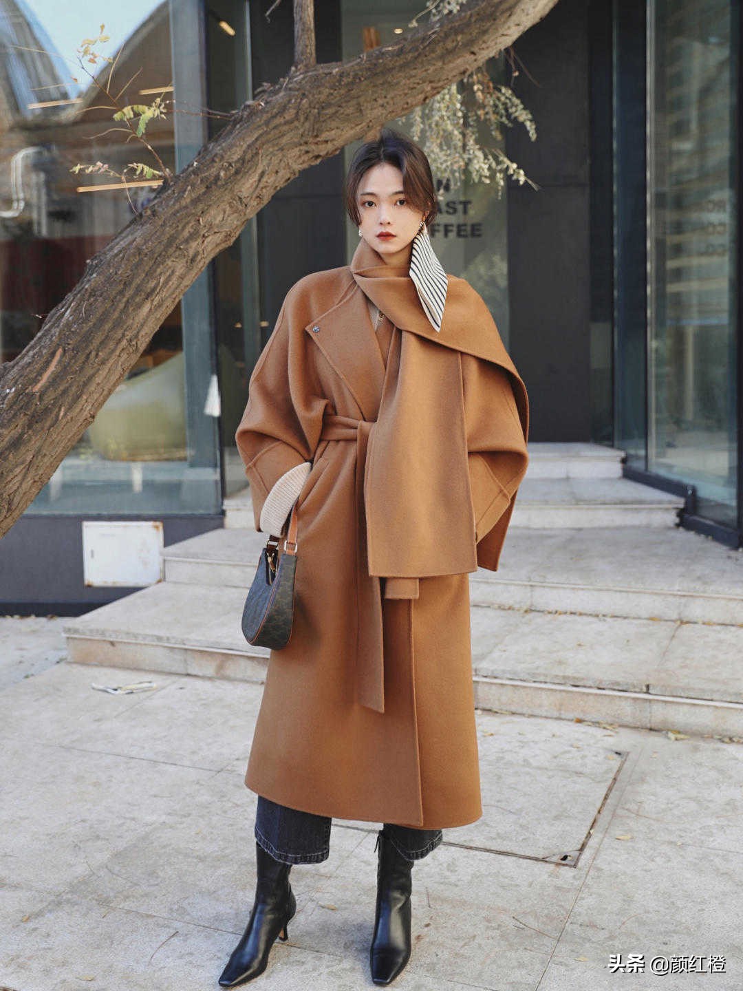 冬天黑色牛仔裤搭配男,冬天穿起来比较有型的牛仔裤