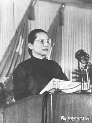 老照片纪念宋庆龄诞辰129周年