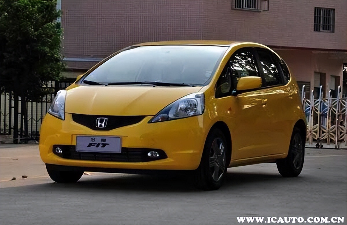 为什么二代飞度比一代飞度油耗大,为什么二代飞度最经典