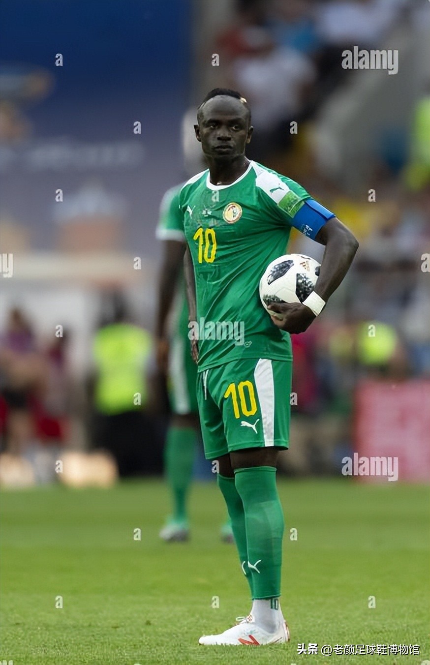 曼联英格兰队双料队长代言，最先将碳板植入足球鞋的品牌是它