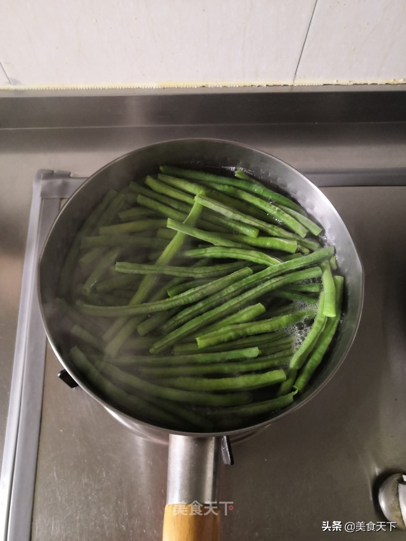 豇豆怎样做既可以当饭又可以当菜,家常豇豆的做法配什么更好吃