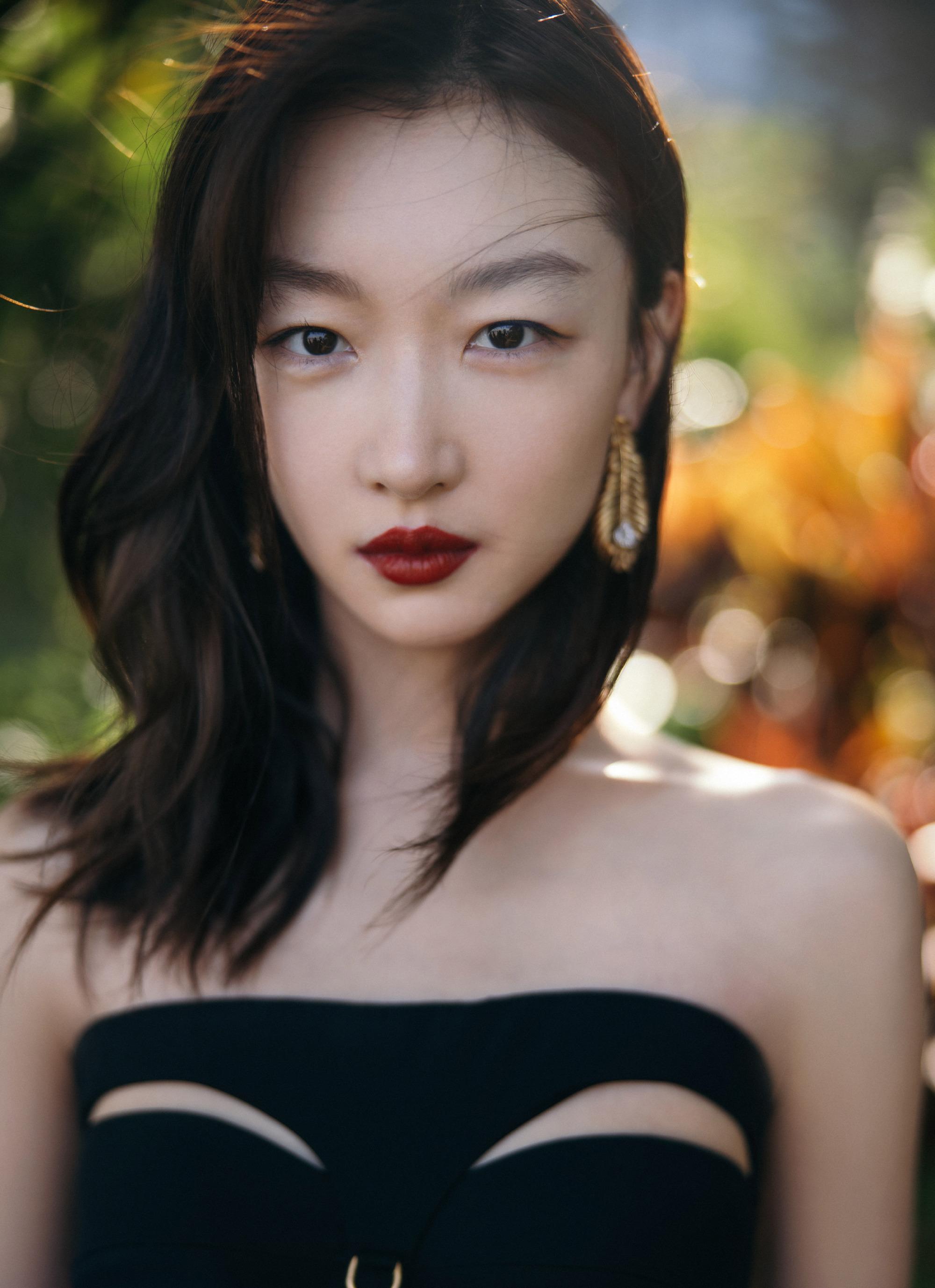 周冬雨面相分析,周冬雨早期后期面相