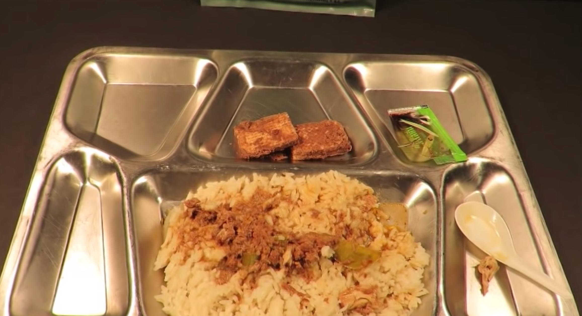 泰国小伙变性隆胸逃兵役,泰国男人做变性手术逃兵役