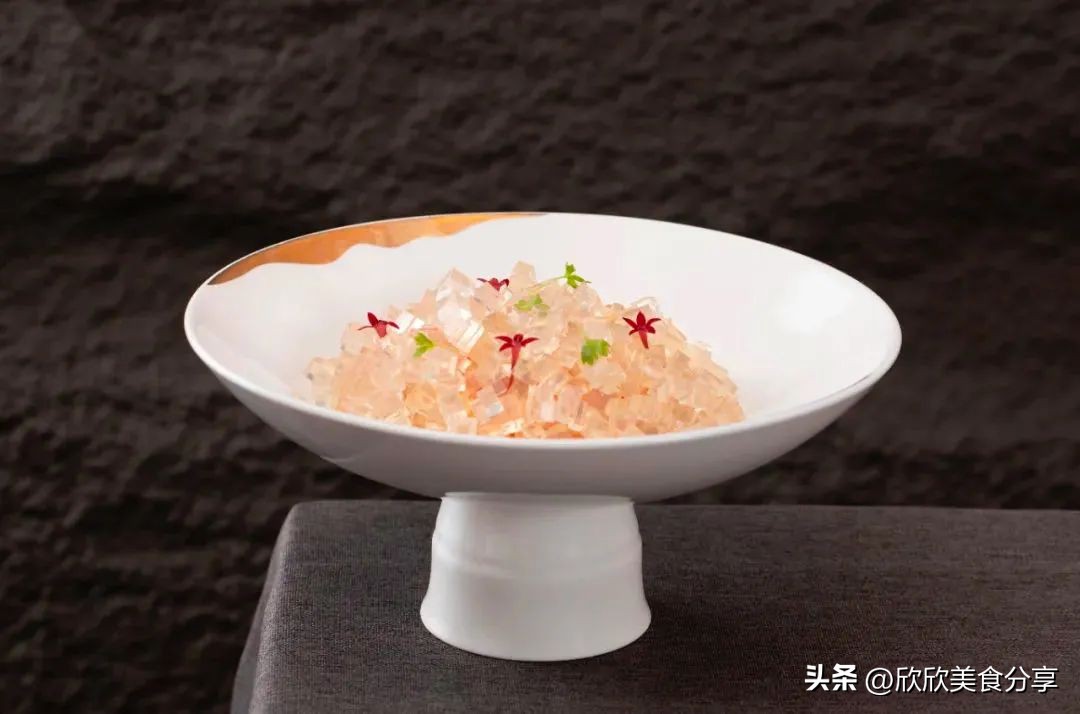 缙云中维香溢大酒店服务员,缙云香溢大酒店附近美食