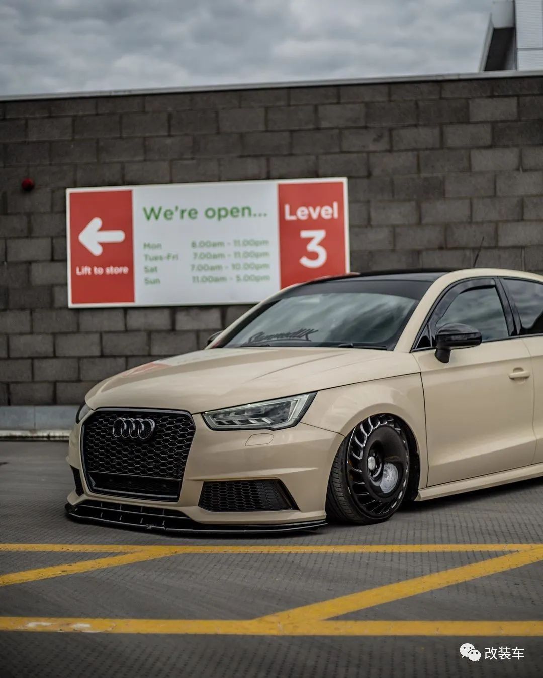 奔驰车模amga35,奔驰c级小姐姐改装