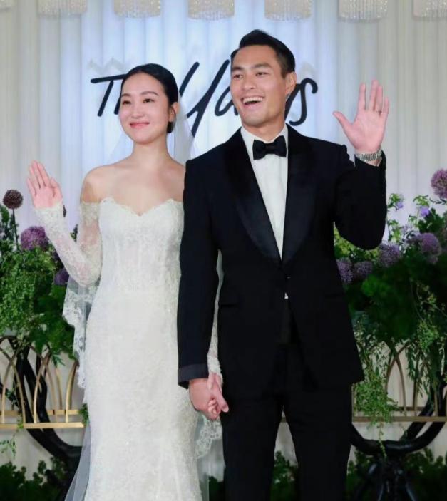 杨祐宁婚礼林心如穿搭,林心如与杨祐宁