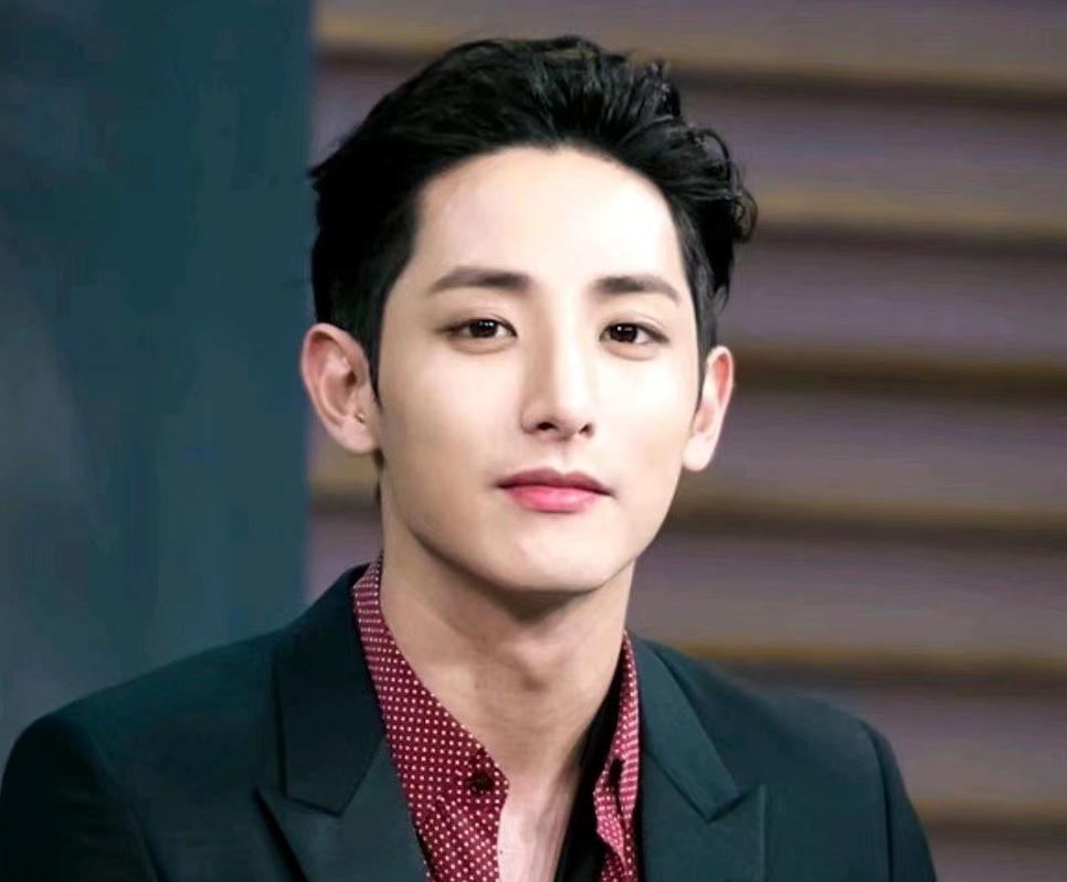 她是所有韩国男人的女神，却甘愿当小三嫁57岁导演，败尽多年名声