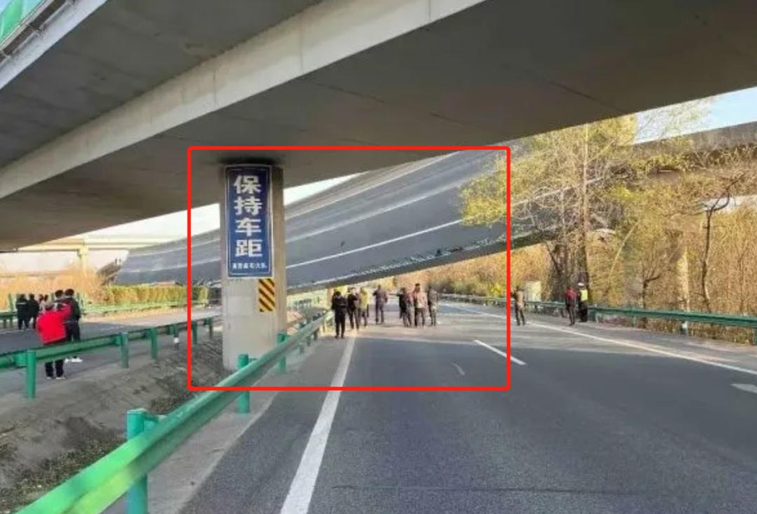 限重49吨实载199吨,限重31吨实重75吨超重多少