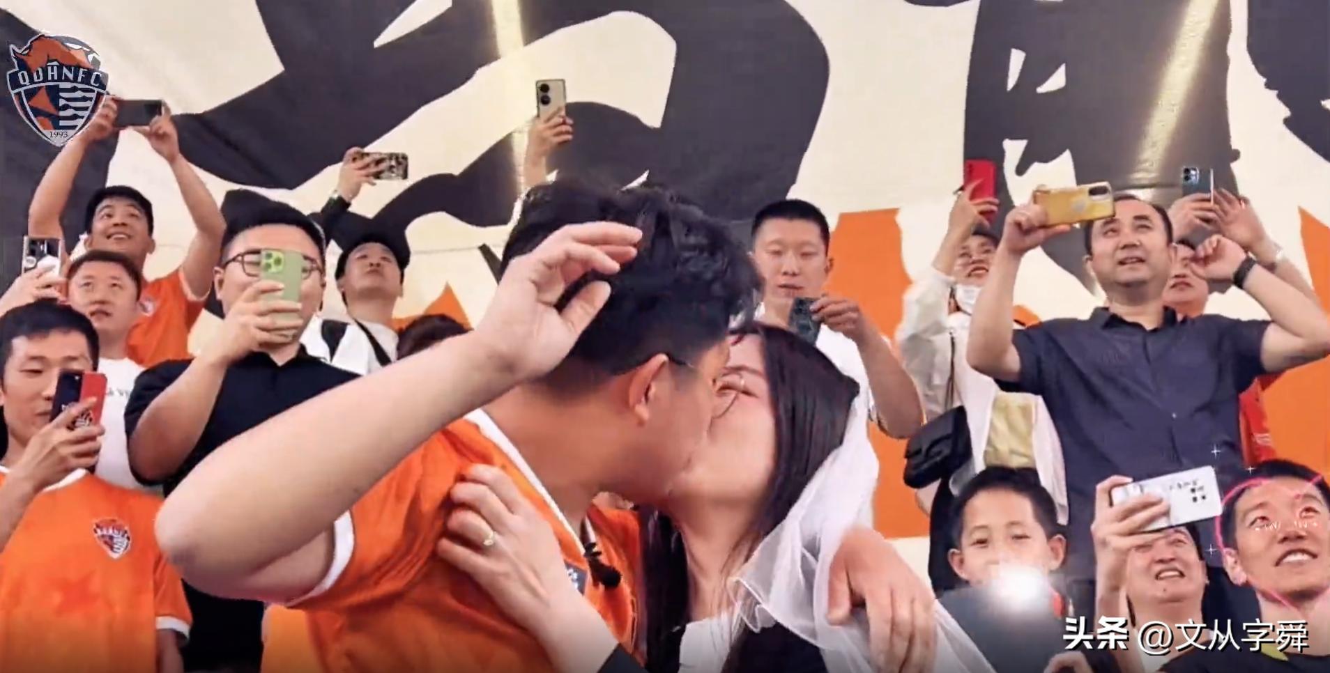 青岛红狮vs青岛海牛几点,青岛海牛对青岛红狮直播回放