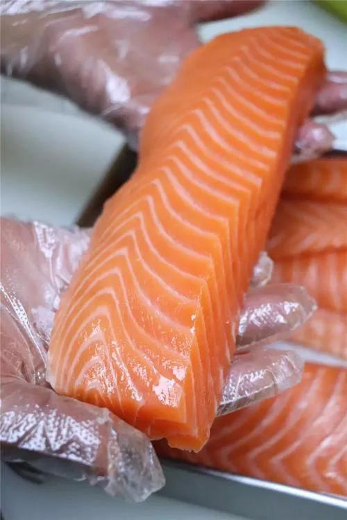 假冒三文鱼如何鉴别,山寨版三文鱼养殖技术