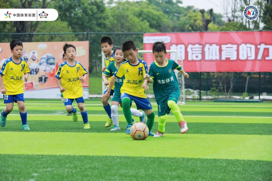 我市各地以多种形式喜迎新春佳节,各地开展多彩活动喜迎佳节