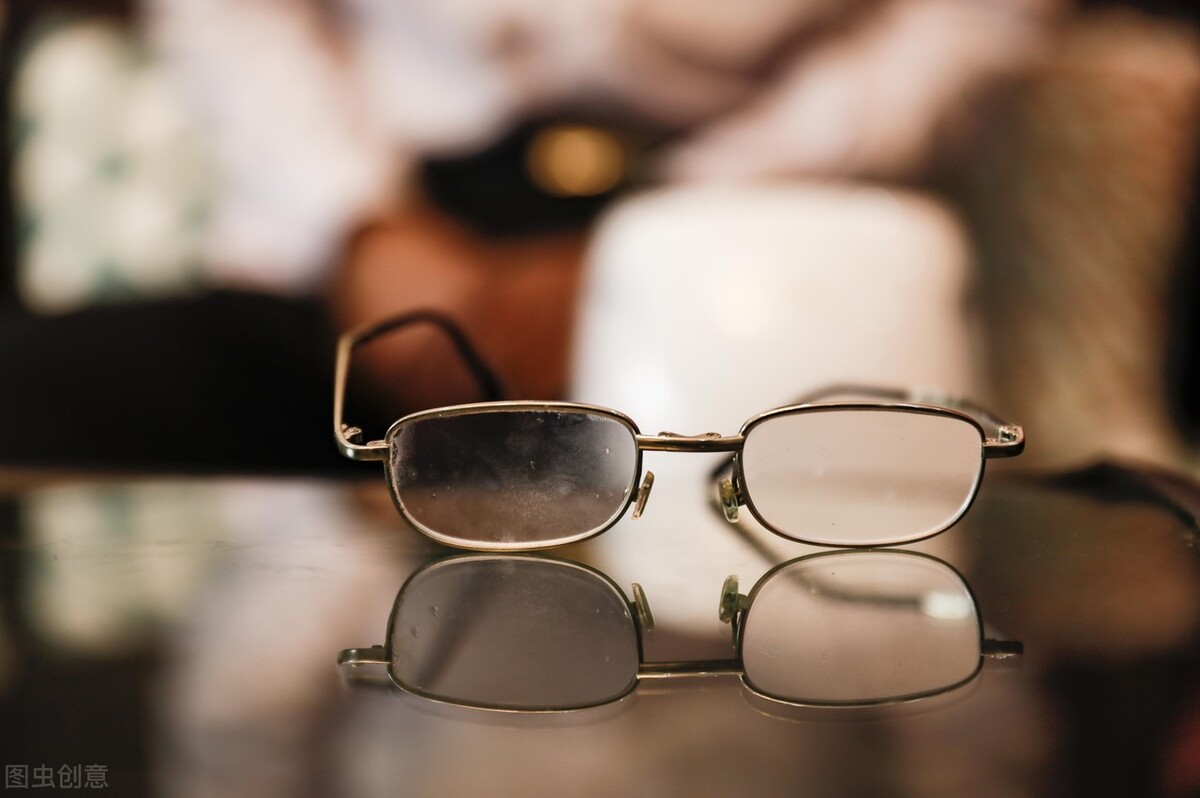 62岁老人吃“伟哥”被家人发现，无奈之下说出真相：这是治病的