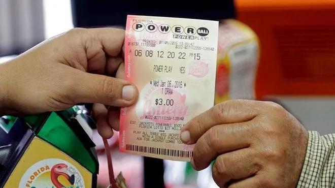 如果中彩票中了1000万得交多少费,彩票中奖的后果有哪些