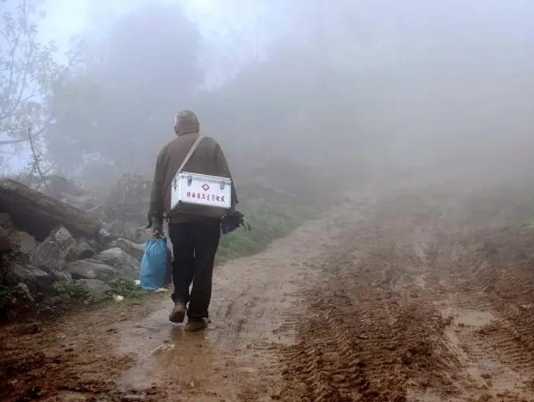 农民被警察抓走了后续,陕西一村民被查处