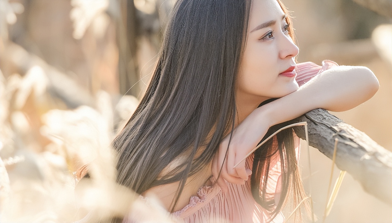 头皮上总是长疙瘩脓包是怎么回事,头皮上经常有疙瘩和脓包怎么回事