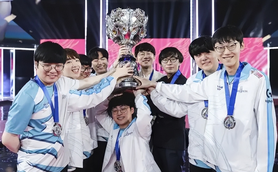 突发!当打之年的LOL冠军上单退役,Beryl:他说要不花钱玩冒险岛