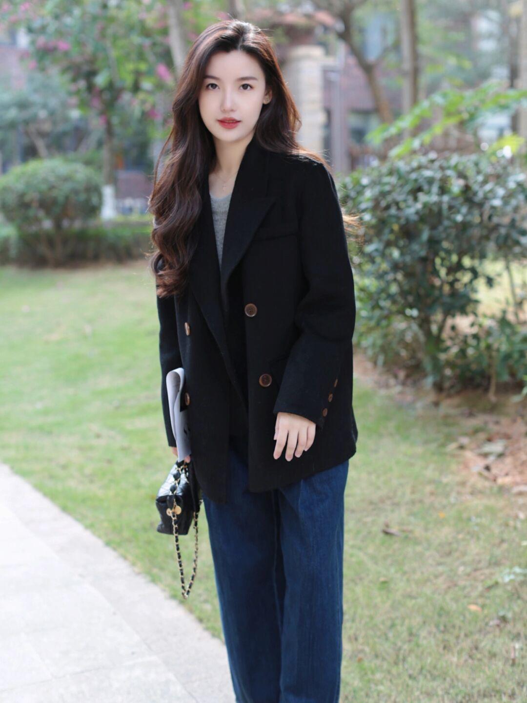 大衣配半身裙什么裙子最好看,大衣搭配什么半身裙才好看