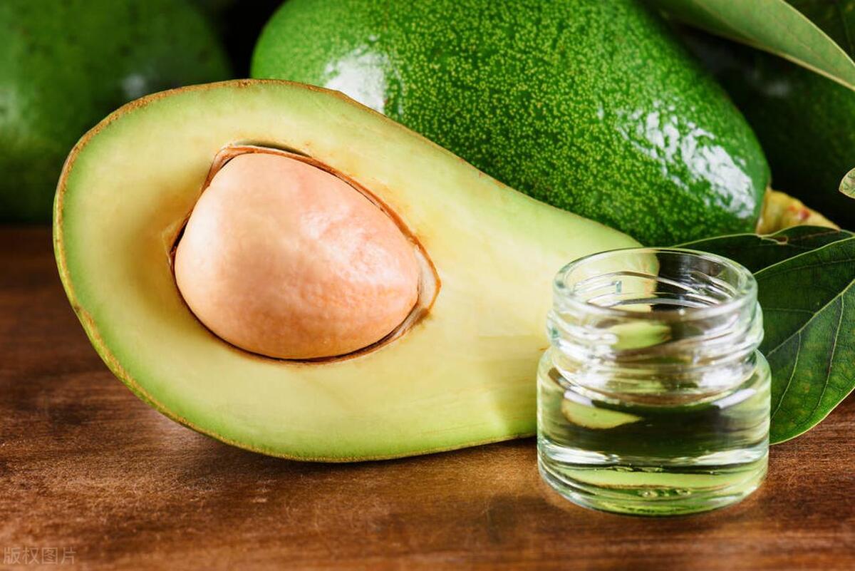 自制精华油用什么油,适合混油皮夏天用的精华液