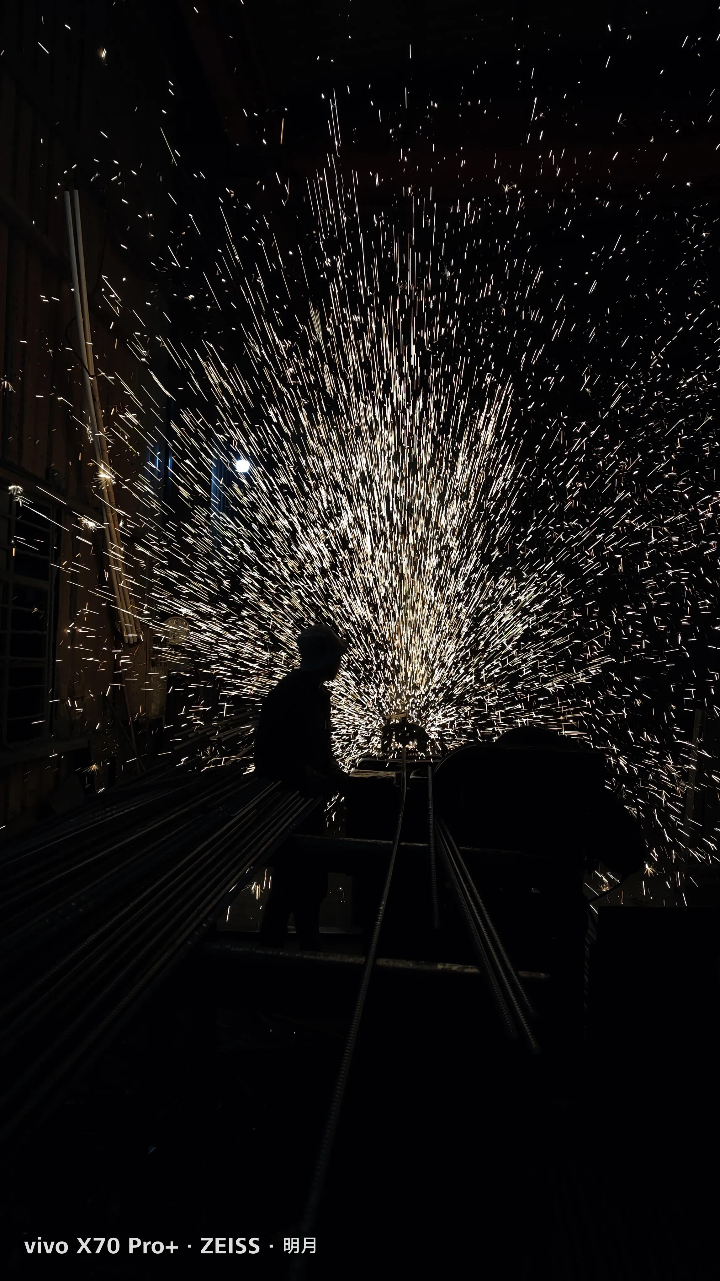 蓝绿厂为什么降价那么快,蓝绿厂为啥差距越来越大