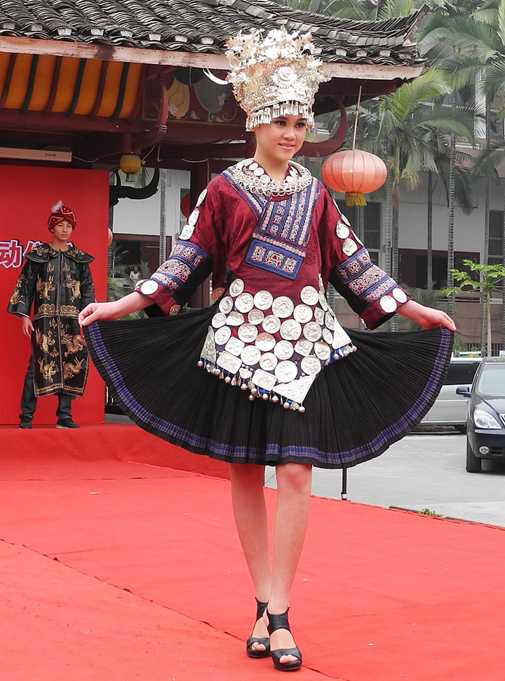 绚丽多彩的少数民族服饰,最具特色的少数民族服饰